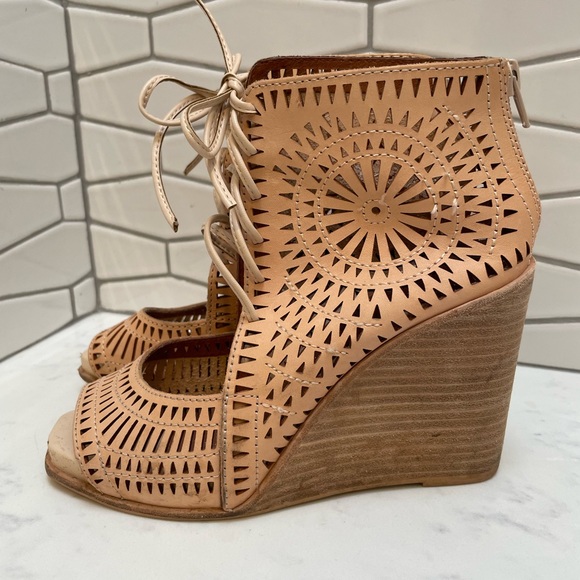 Jeffrey Campbell Rayos Tan Wedge Sandals - Picture 5 of 12